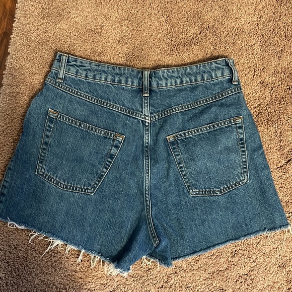 TopShop Distressed Denim Shorts - Picture 5 of 6